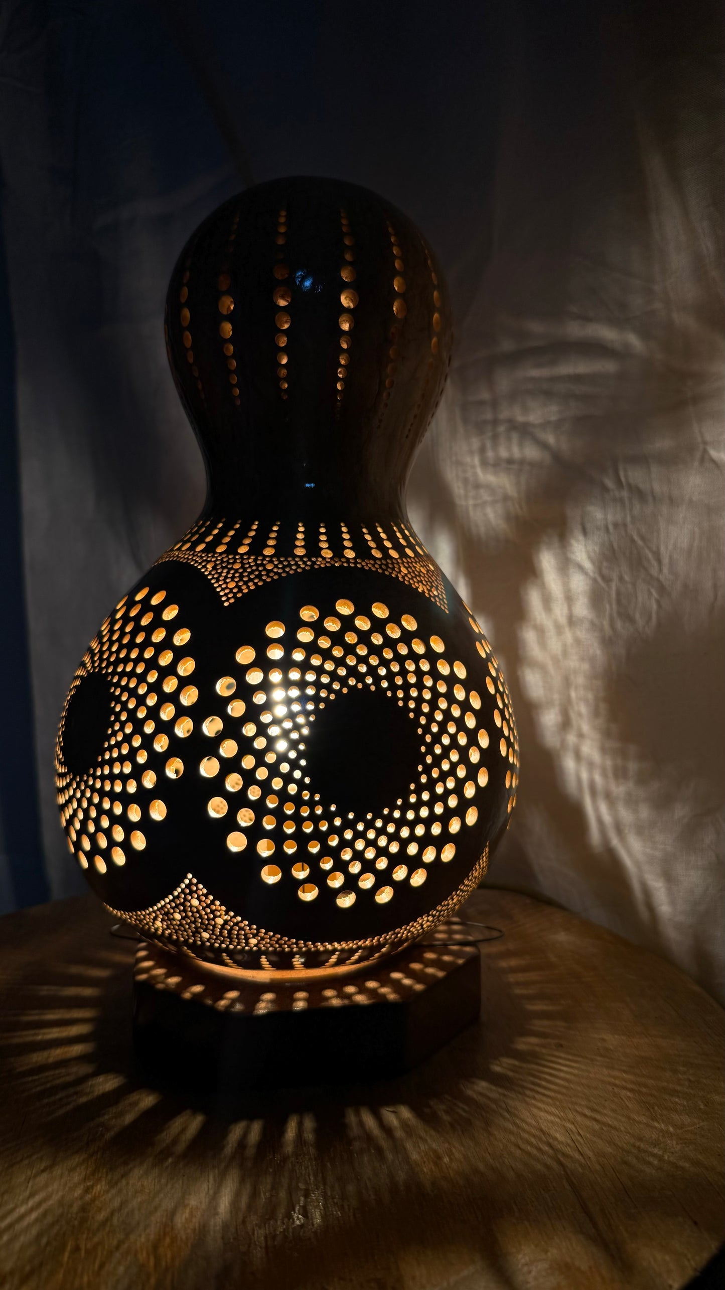 Radiant Harmony Gourd Lamp