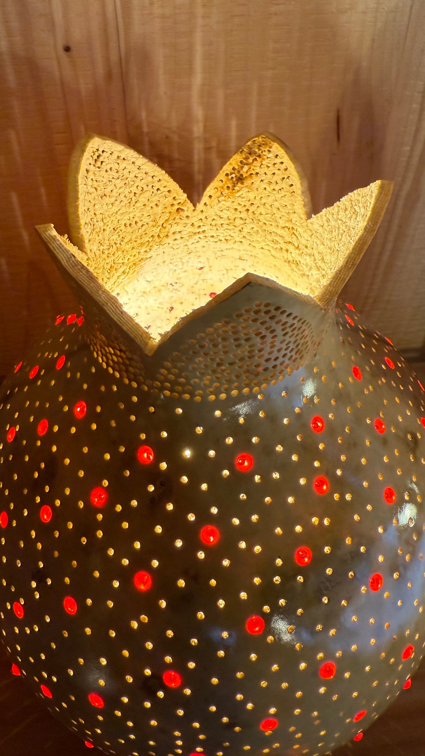 Elegant Aura Gourd Lamp