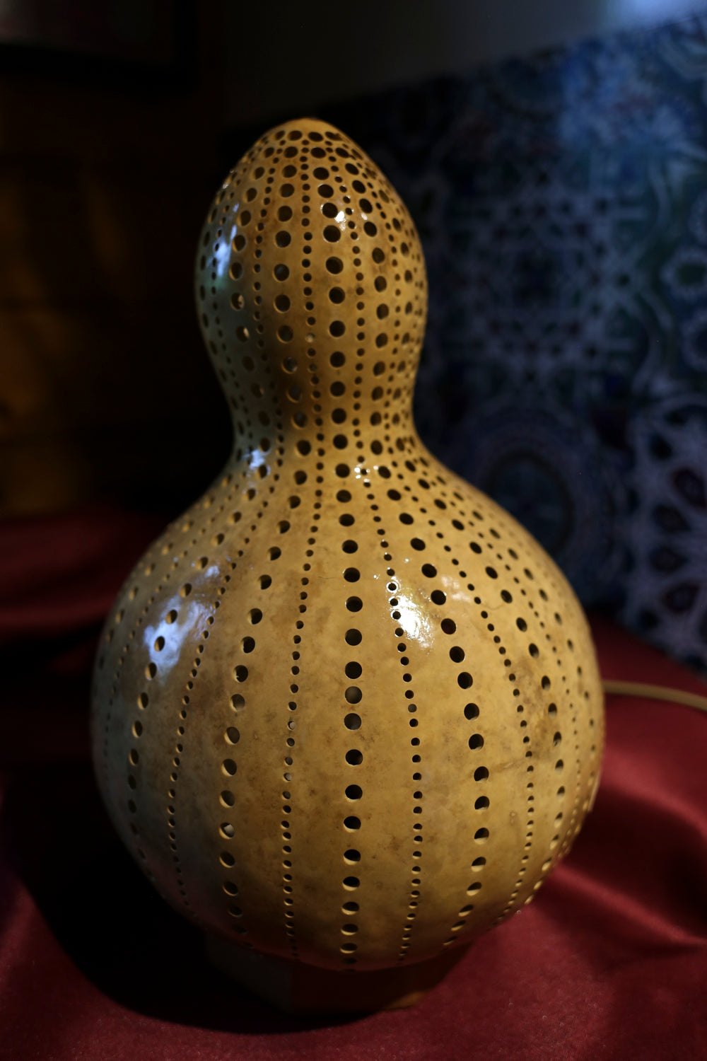 Tranquil Glow Gourd Lamp