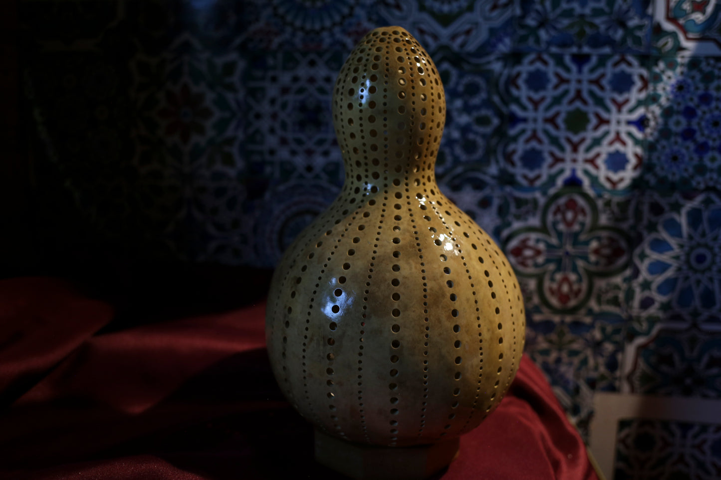 Tranquil Glow Gourd Lamp