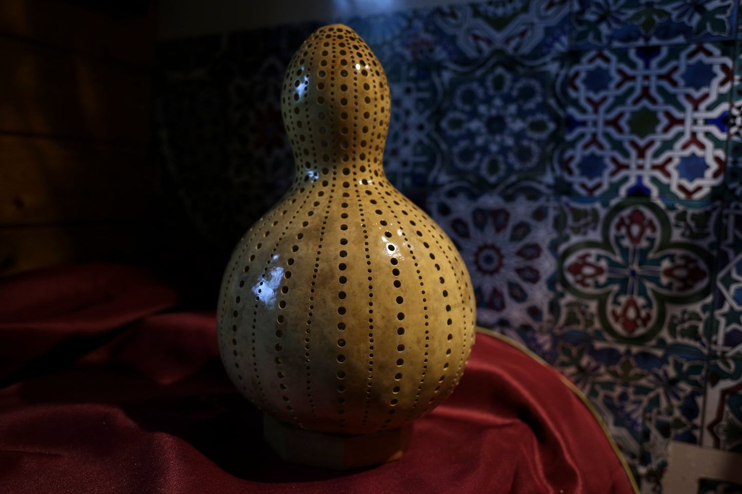 Tranquil Glow Gourd Lamp