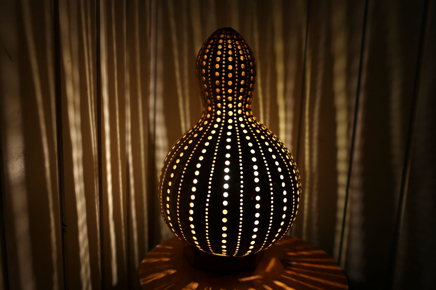 Tranquil Glow Gourd Lamp