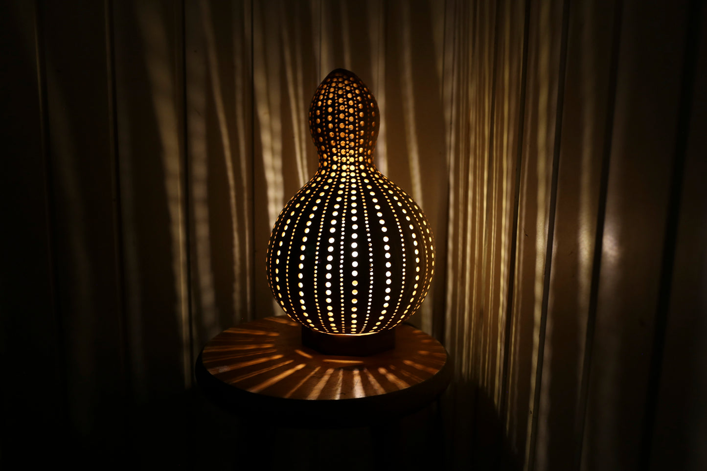 Tranquil Glow Gourd Lamp