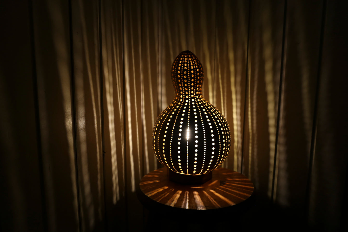 Tranquil Glow Gourd Lamp