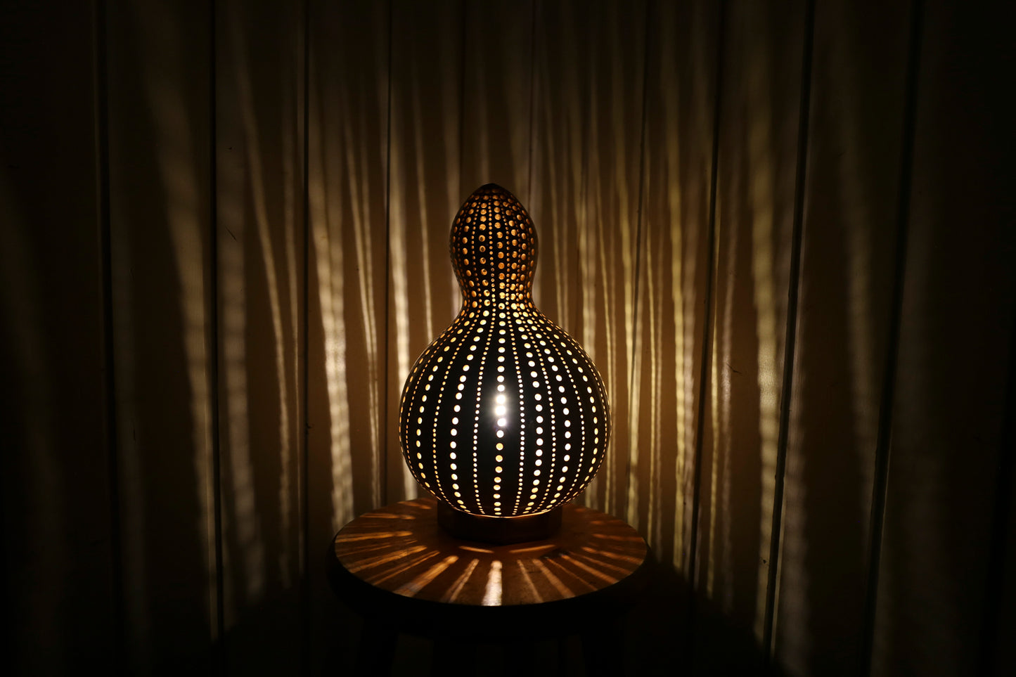 Tranquil Glow Gourd Lamp
