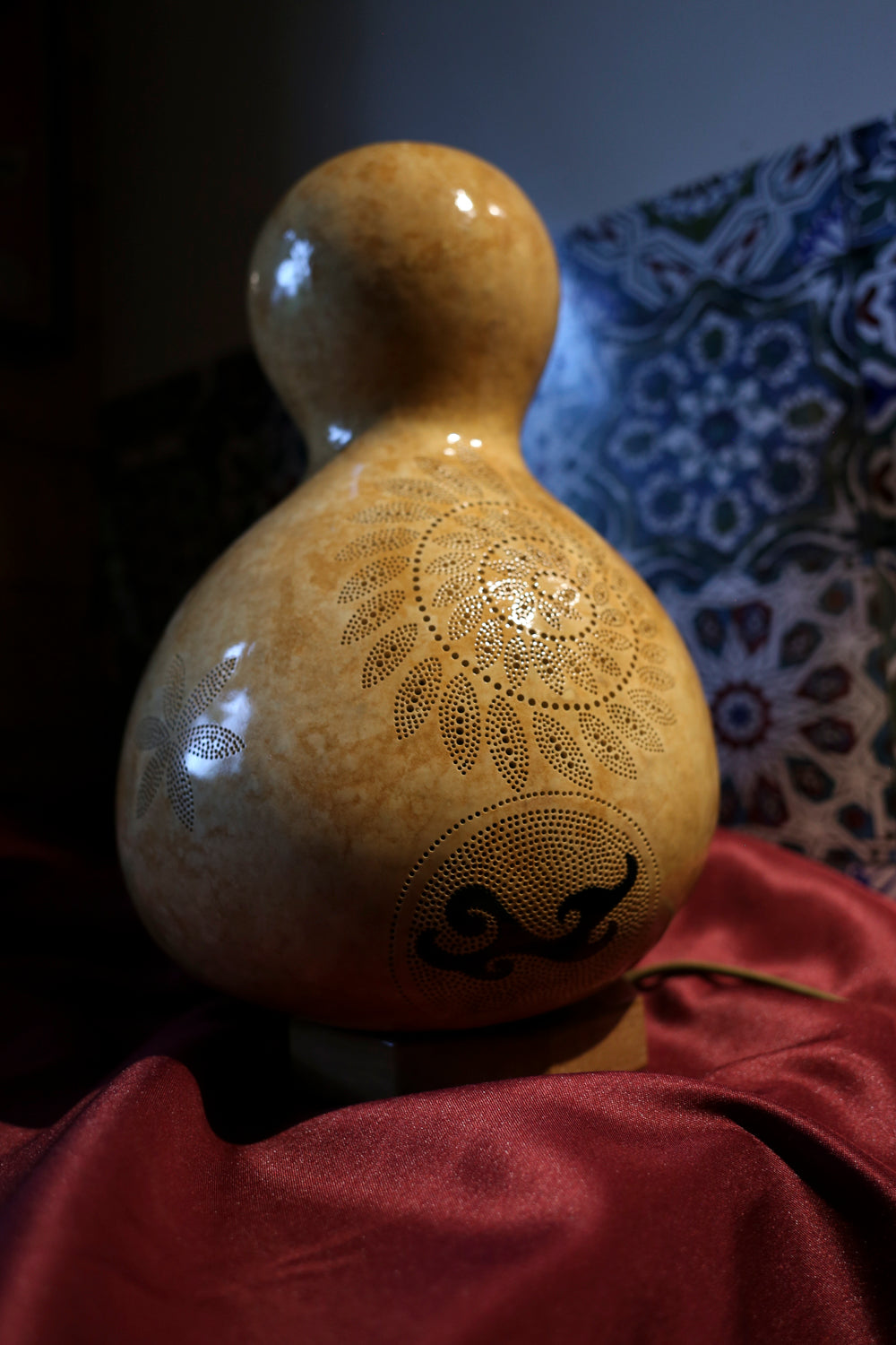 Enchanting Tree & Flowers Gourd Lamp