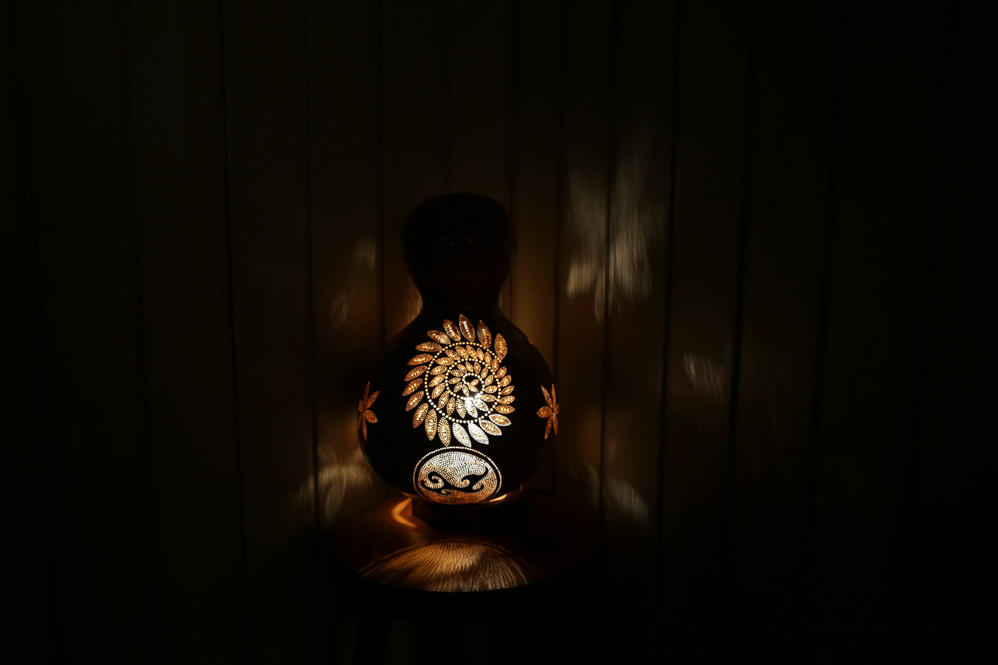 Enchanting Tree & Flowers Gourd Lamp