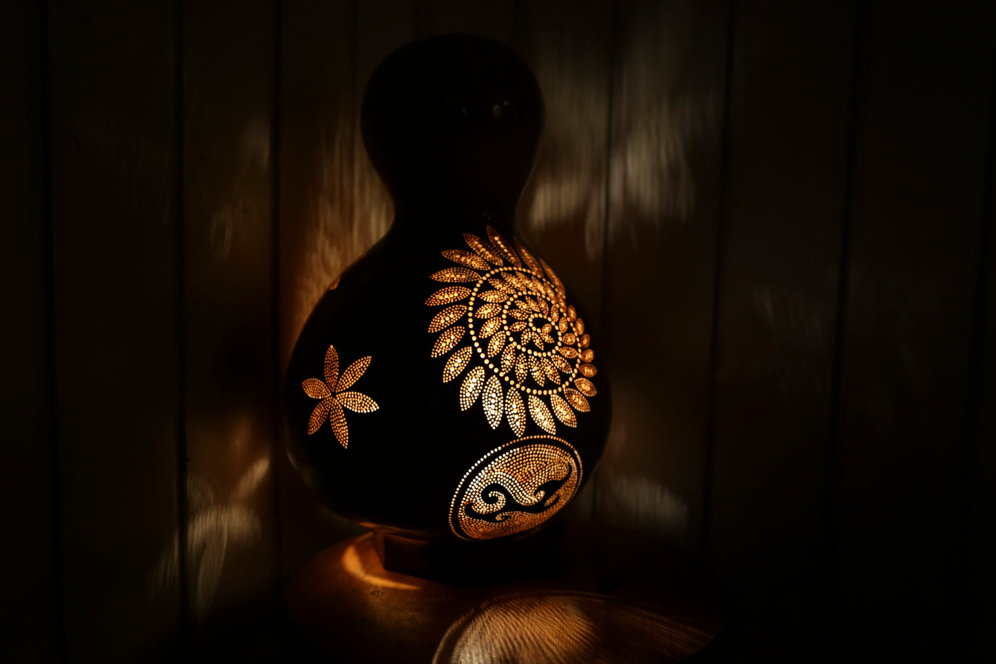 Enchanting Tree & Flowers Gourd Lamp