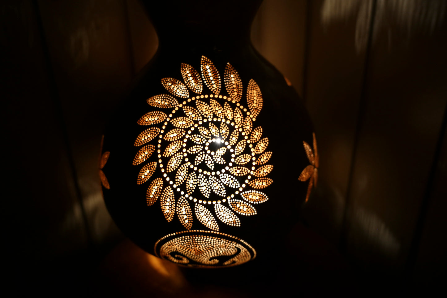 Enchanting Tree & Flowers Gourd Lamp