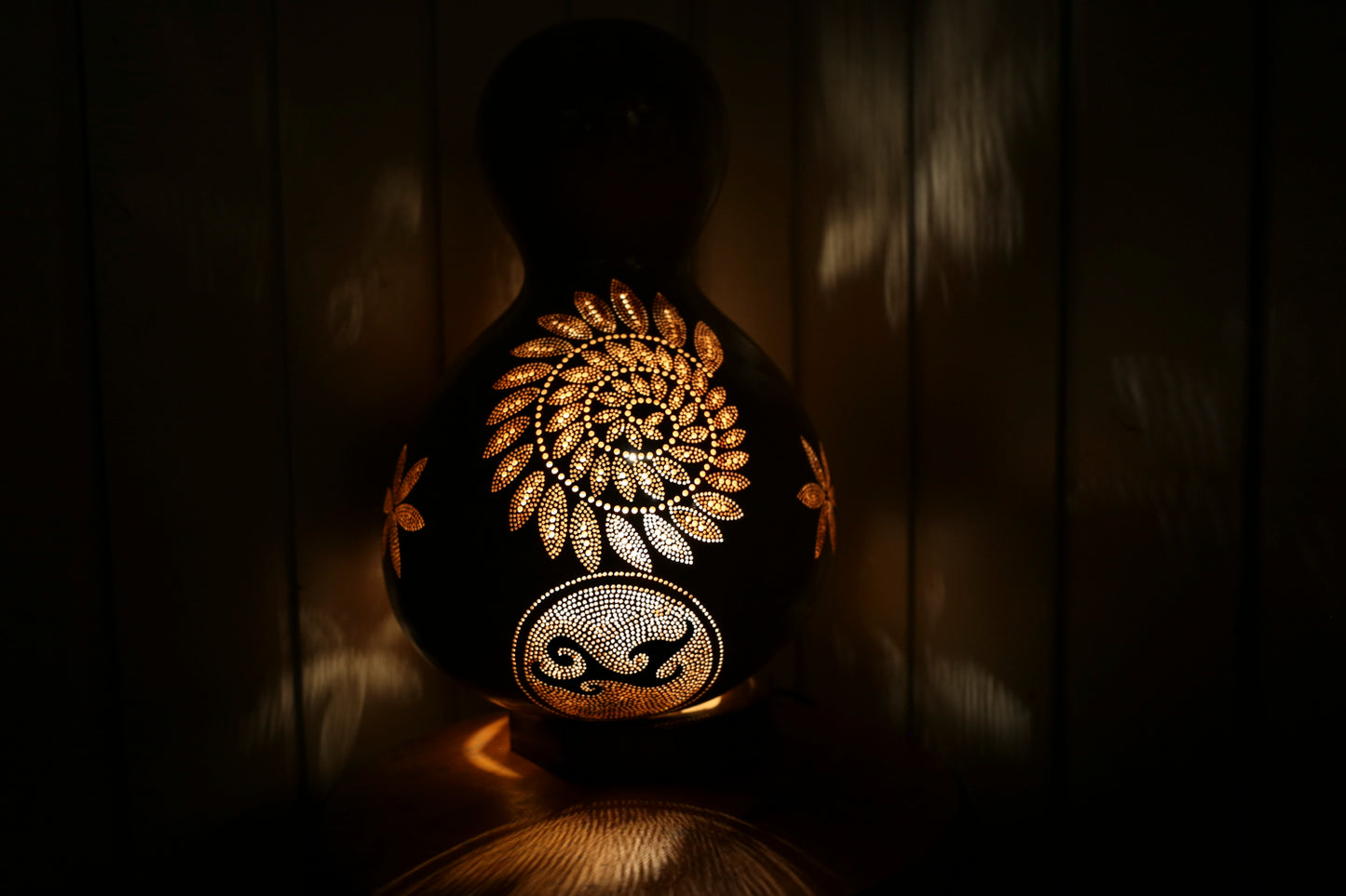 Enchanting Tree & Flowers Gourd Lamp