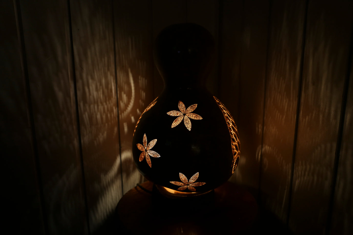 Enchanting Tree & Flowers Gourd Lamp