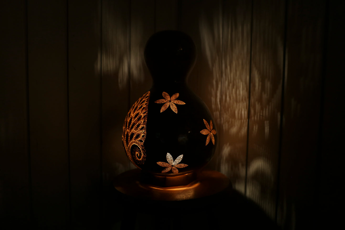 Enchanting Tree & Flowers Gourd Lamp