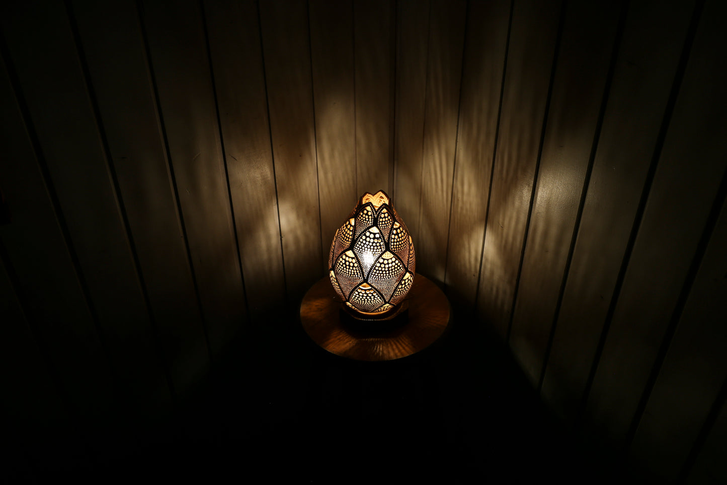 Radiant Elegance Gourd Lamp