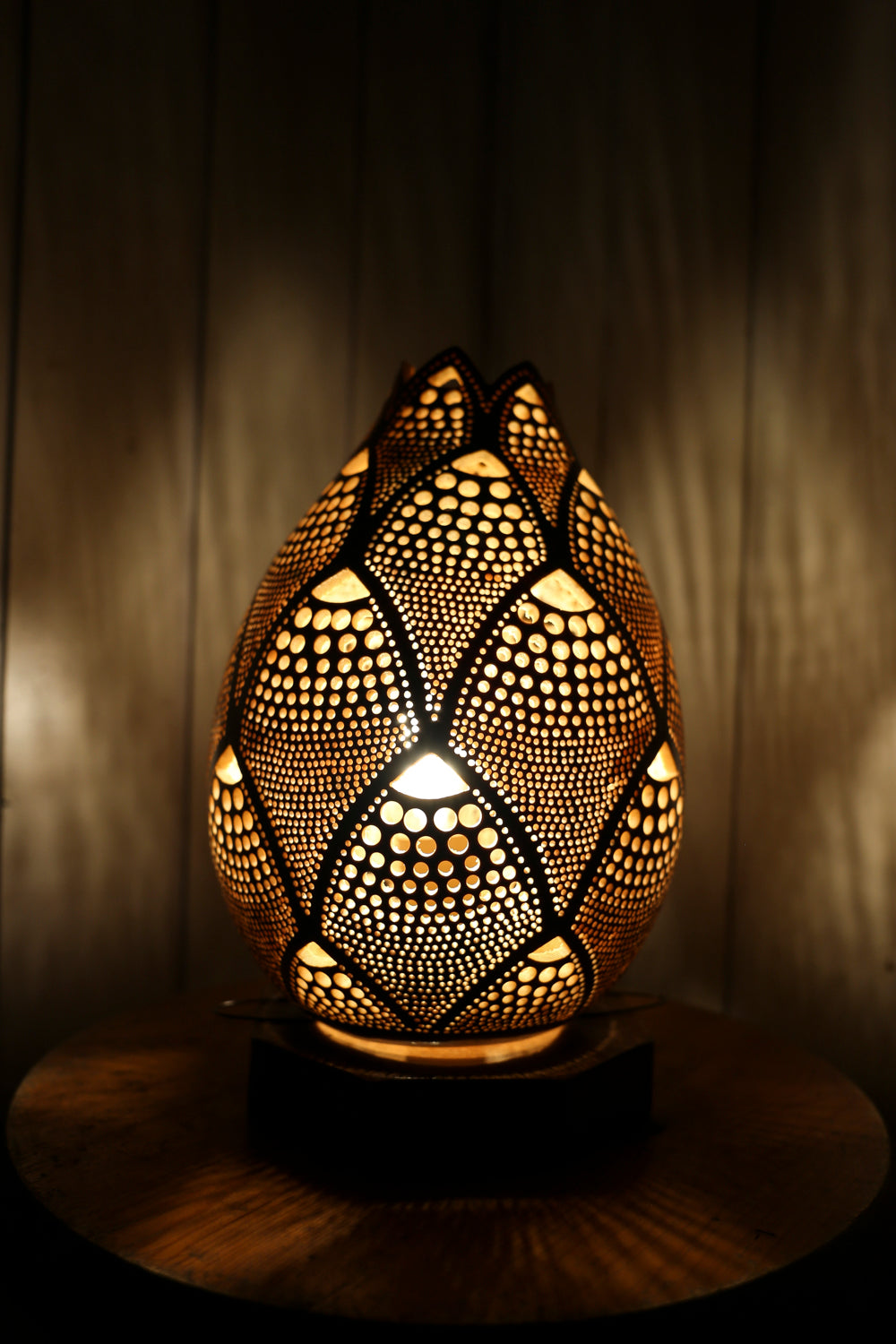 Radiant Elegance Gourd Lamp