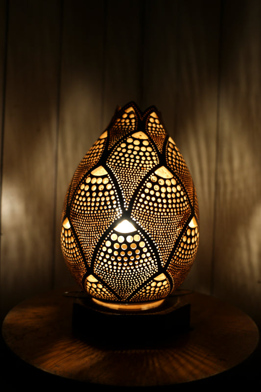 Radiant Elegance Gourd Lamp