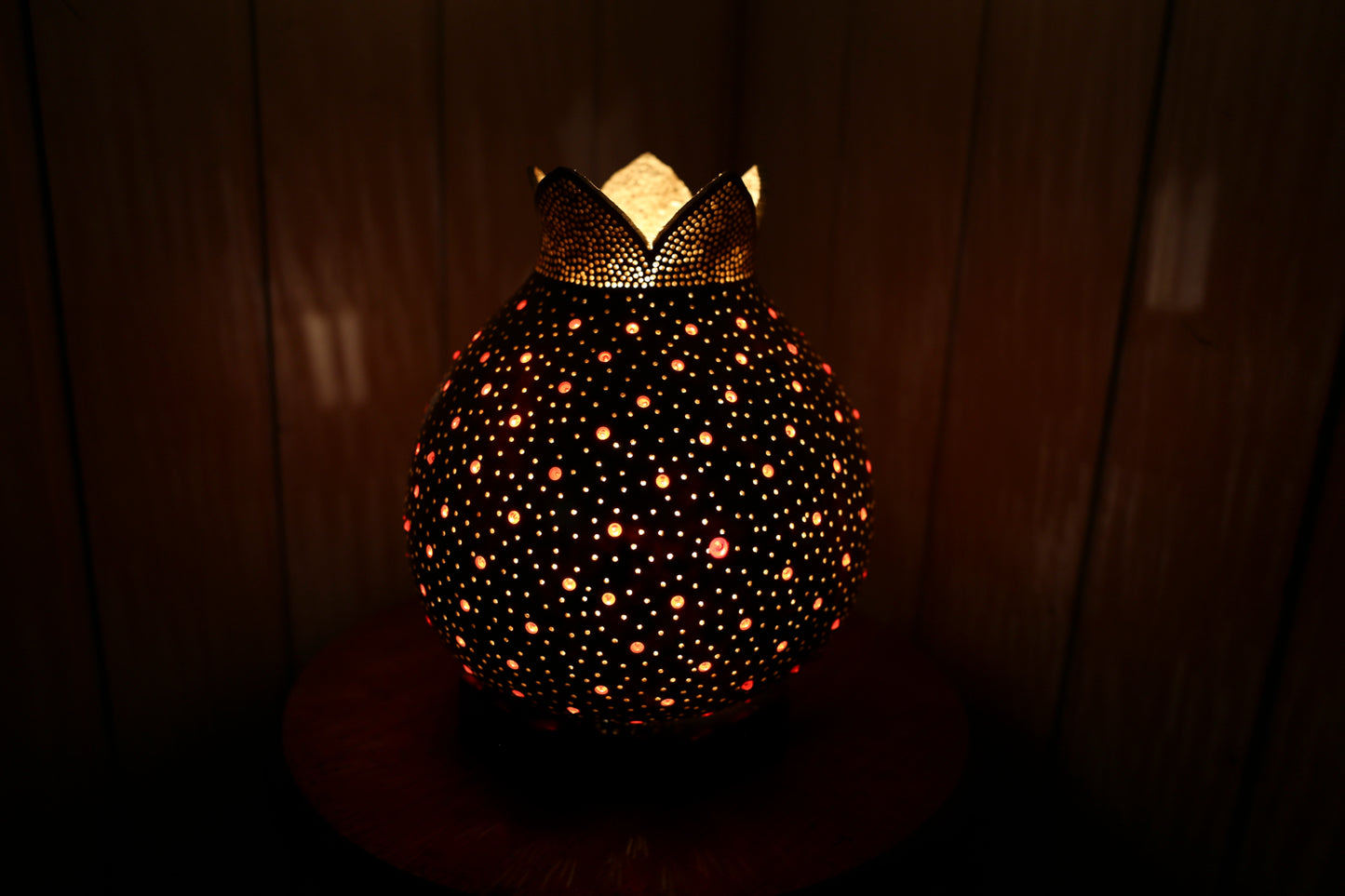 Elegant Aura Gourd Lamp