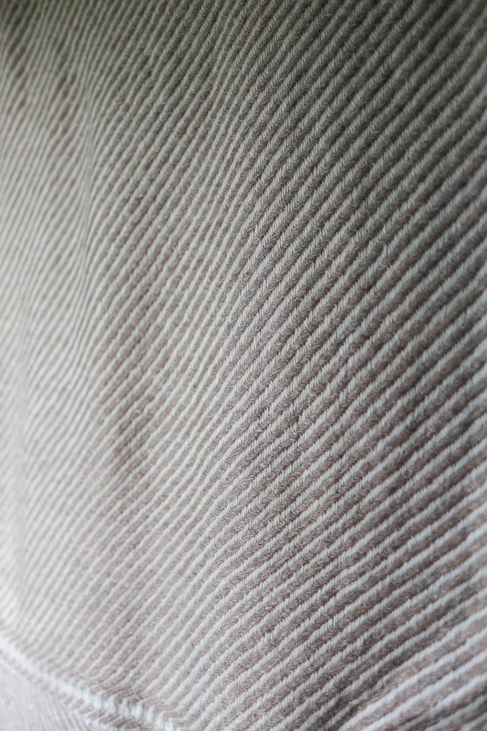 Soft shawl, wool shawl, doti sutra, shawl switzerland