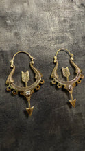 Chargez l&#39;image dans la visionneuse de la galerie, Brass • Earrings • Bali