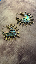 Load image into Gallery viewer, Shell • Brass • Earrings • Bali