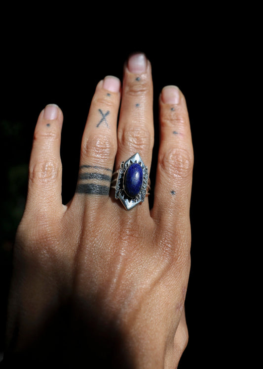 Anillo de plata con lapislázuli