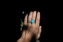 Chargez l&#39;image dans la visionneuse de la galerie, Beautiful Silver Ring with Aquamarine Stone