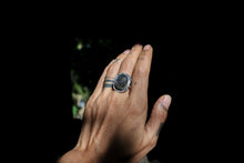 Chargez l&#39;image dans la visionneuse de la galerie, Labradorite Stone Ring