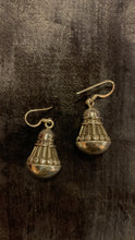 Load image into Gallery viewer, Silver • Earrings