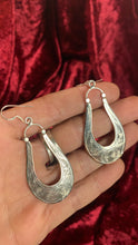 Load image into Gallery viewer, Silver • Earrings