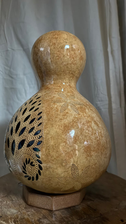 Enchanting Tree & Flowers Gourd Lamp