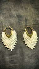 Load image into Gallery viewer, Shell • Brass • Earrings • Bali