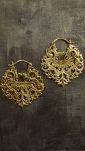 Chargez l&#39;image dans la visionneuse de la galerie, Brass • Earrings • Bali