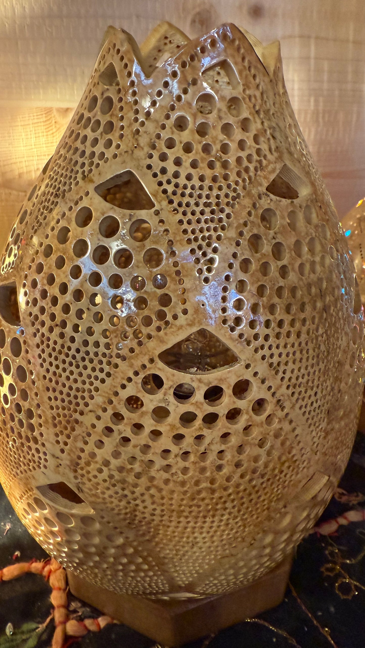 Radiant Elegance Gourd Lamp