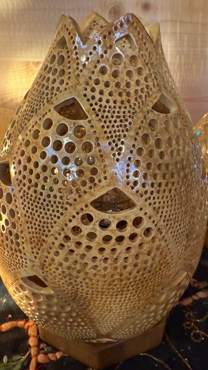 Radiant Elegance Gourd Lamp