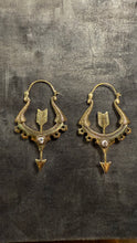 Chargez l&#39;image dans la visionneuse de la galerie, Brass • Earrings • Bali