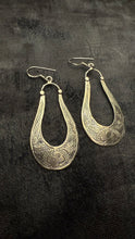 Load image into Gallery viewer, Silver • Earrings