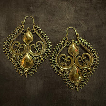 Chargez l&#39;image dans la visionneuse de la galerie, Brass • Earrings • Bali