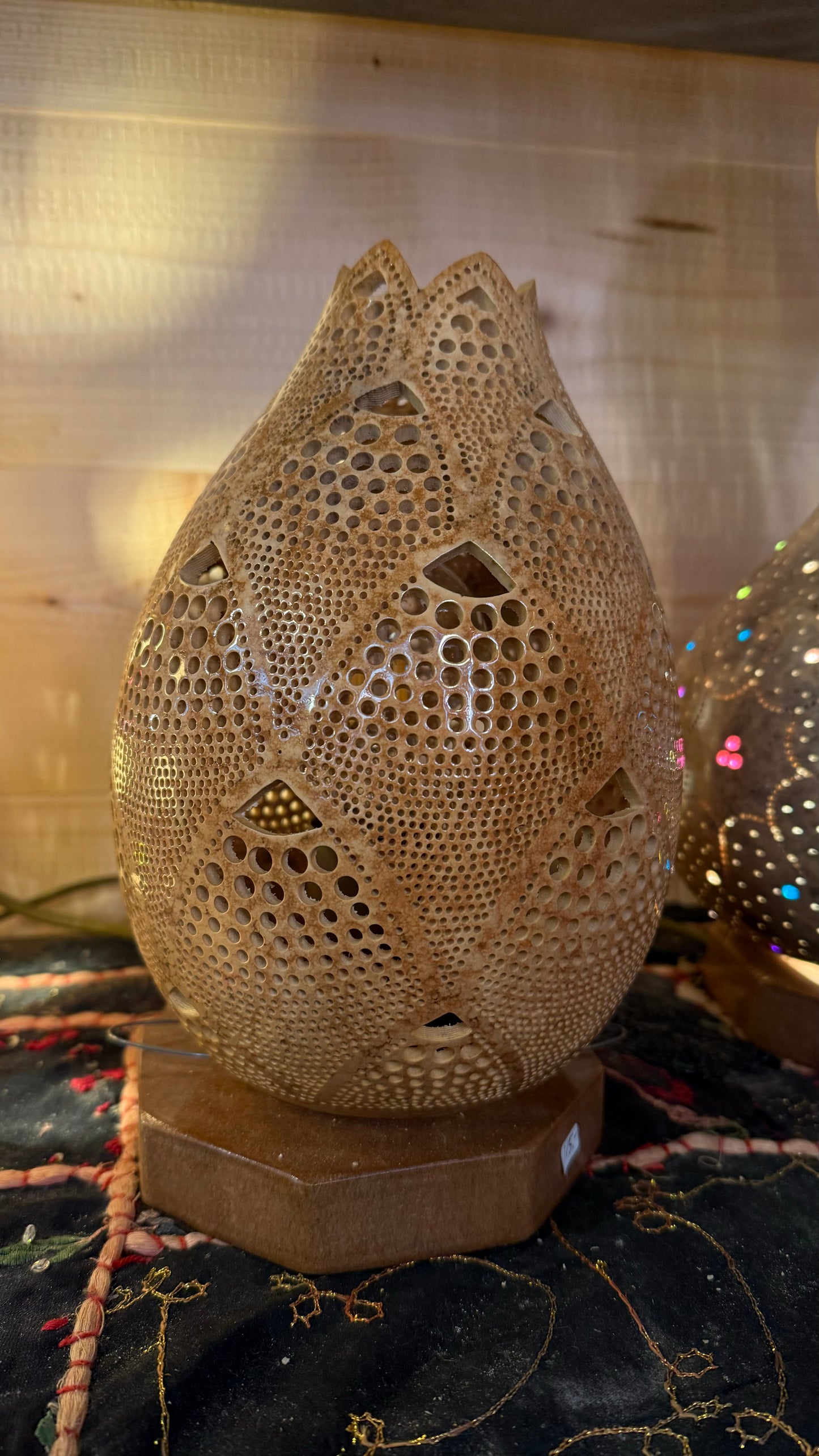 Radiant Elegance Gourd Lamp