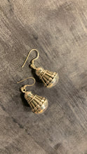 Load image into Gallery viewer, Silver • Earrings