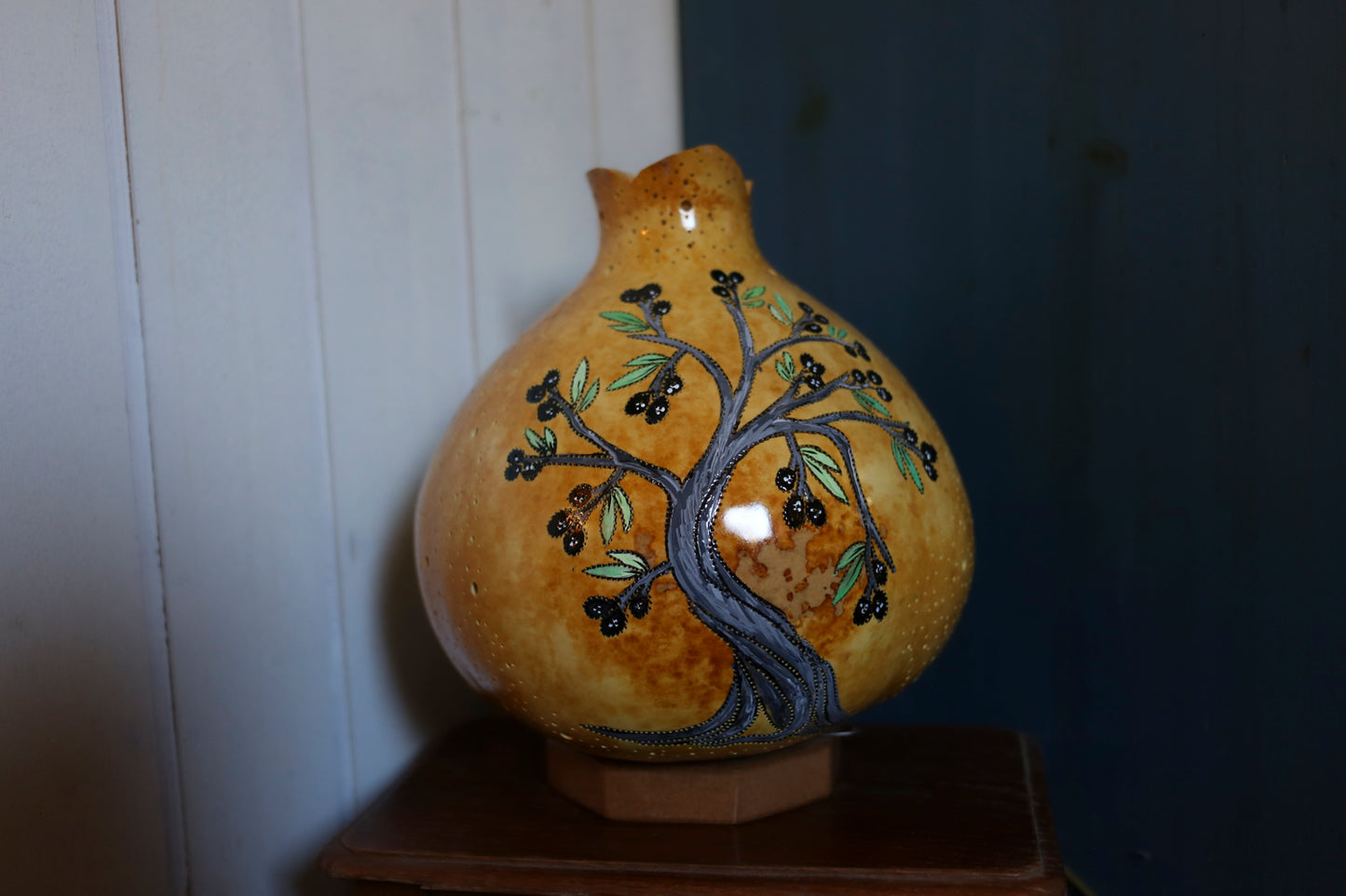 Lámpara de calabaza con resplandor tranquilo