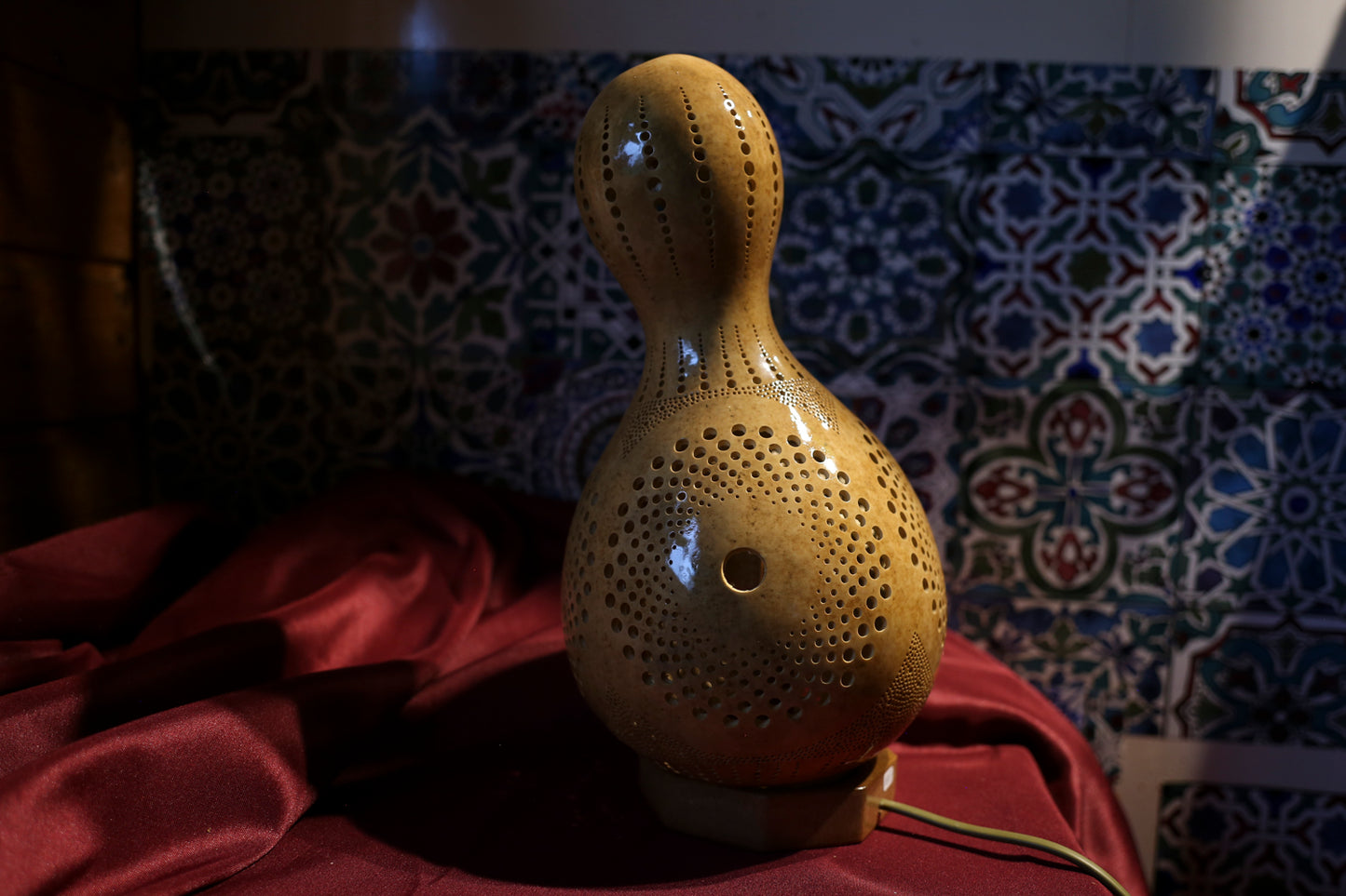 Radiant Harmony Gourd Lamp