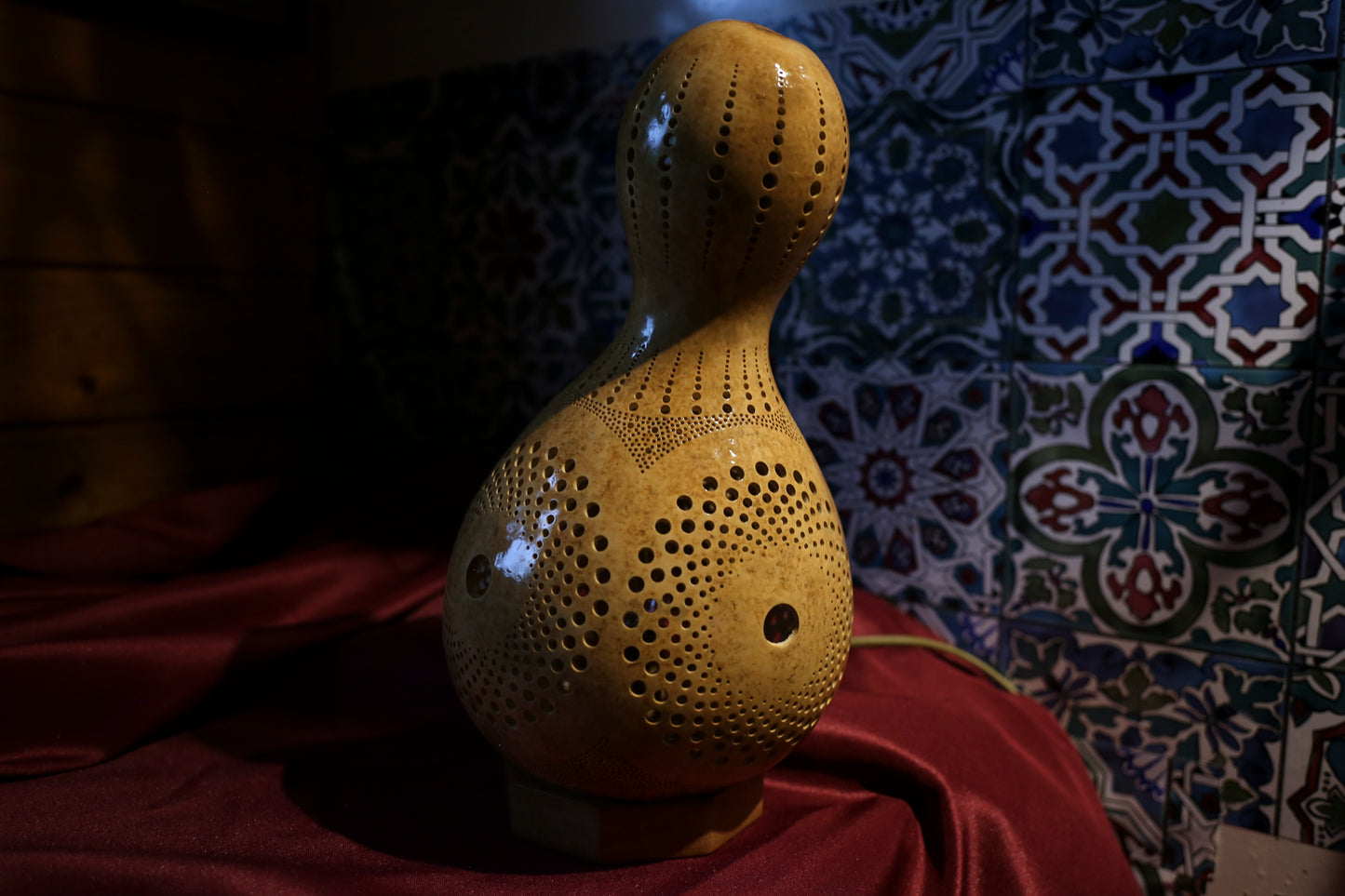 Radiant Harmony Gourd Lamp