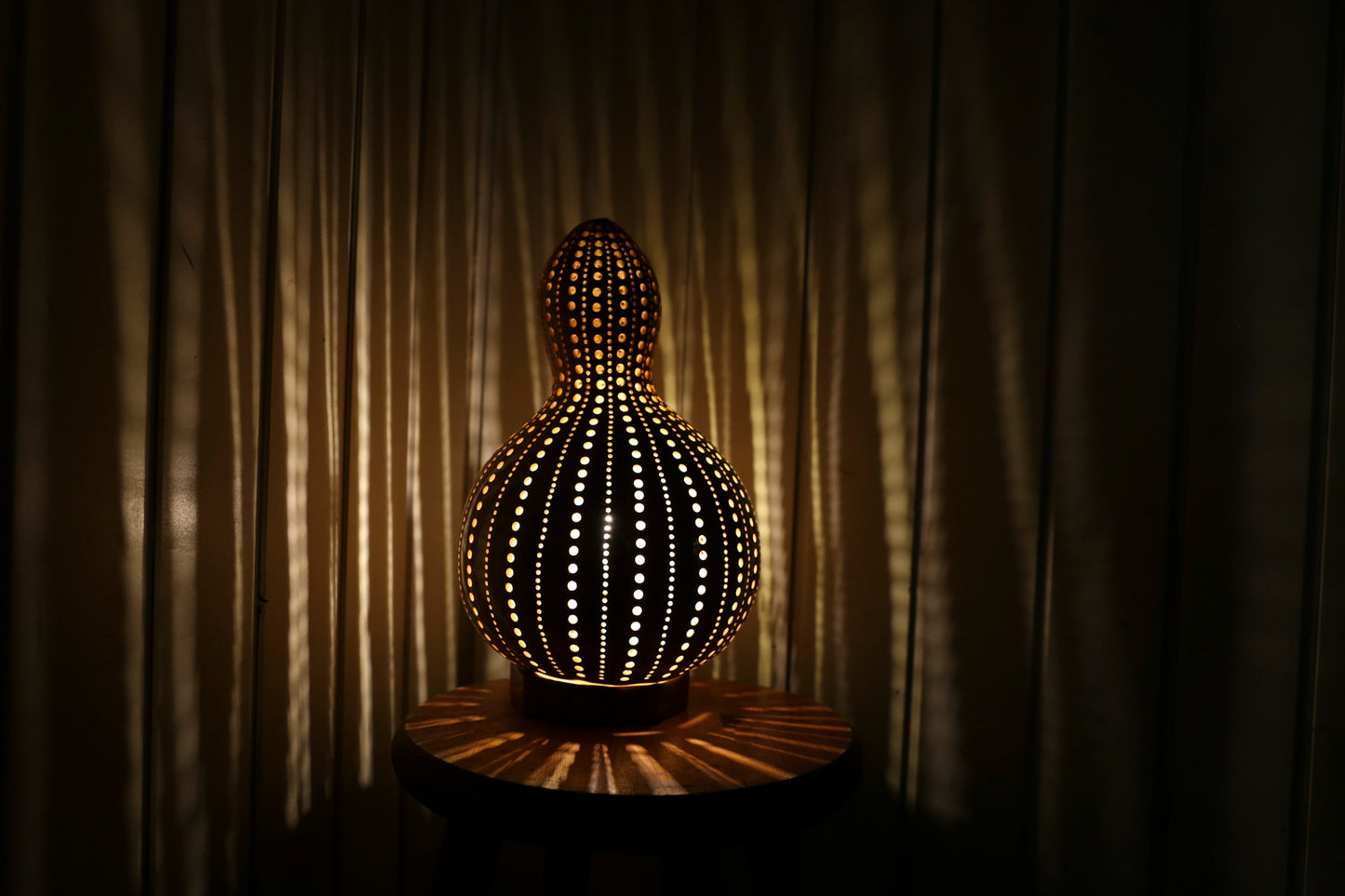 Tranquil Glow Gourd Lamp