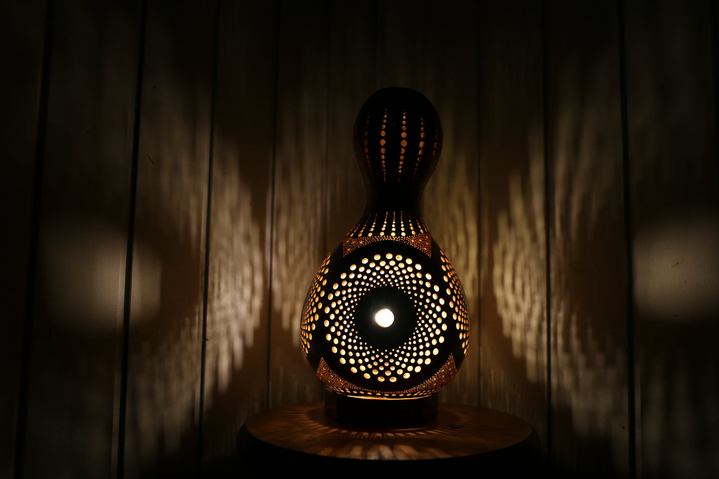 Radiant Harmony Gourd Lamp