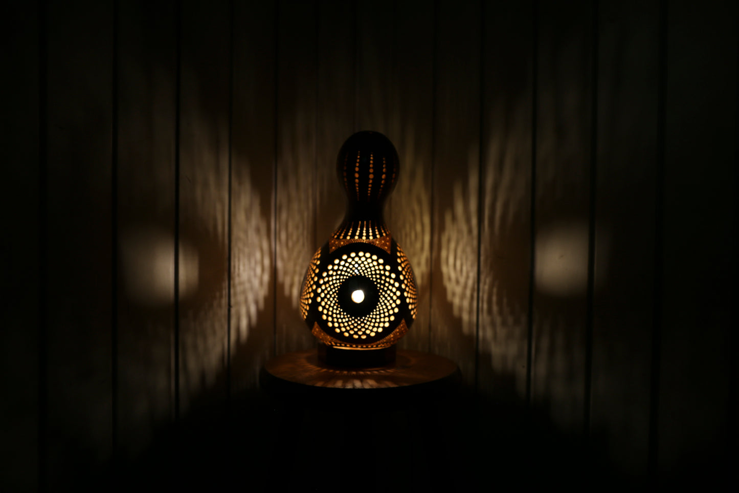 Radiant Harmony Gourd Lamp