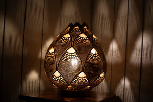 Calabash lamps, online sale, Switzerland, decorative lighting, handmade lamps, unique designs, ambient illumination, gourd artistry, Swiss decor, artisanal lighting, crafted elegance, Swiss interiors, natural ambiance, buy calabash lamps, Swiss craftsmanship, interior design, lighting fixtures, Swiss home decor, shopping online, authentic gourd lamps.