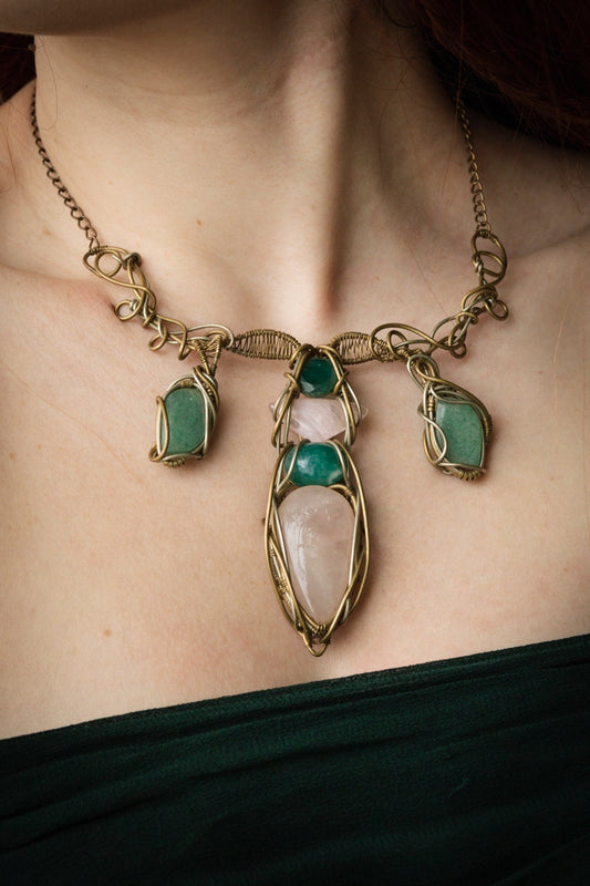 aventurine stone,  pendant, doti sutra, crsytal jewellery,