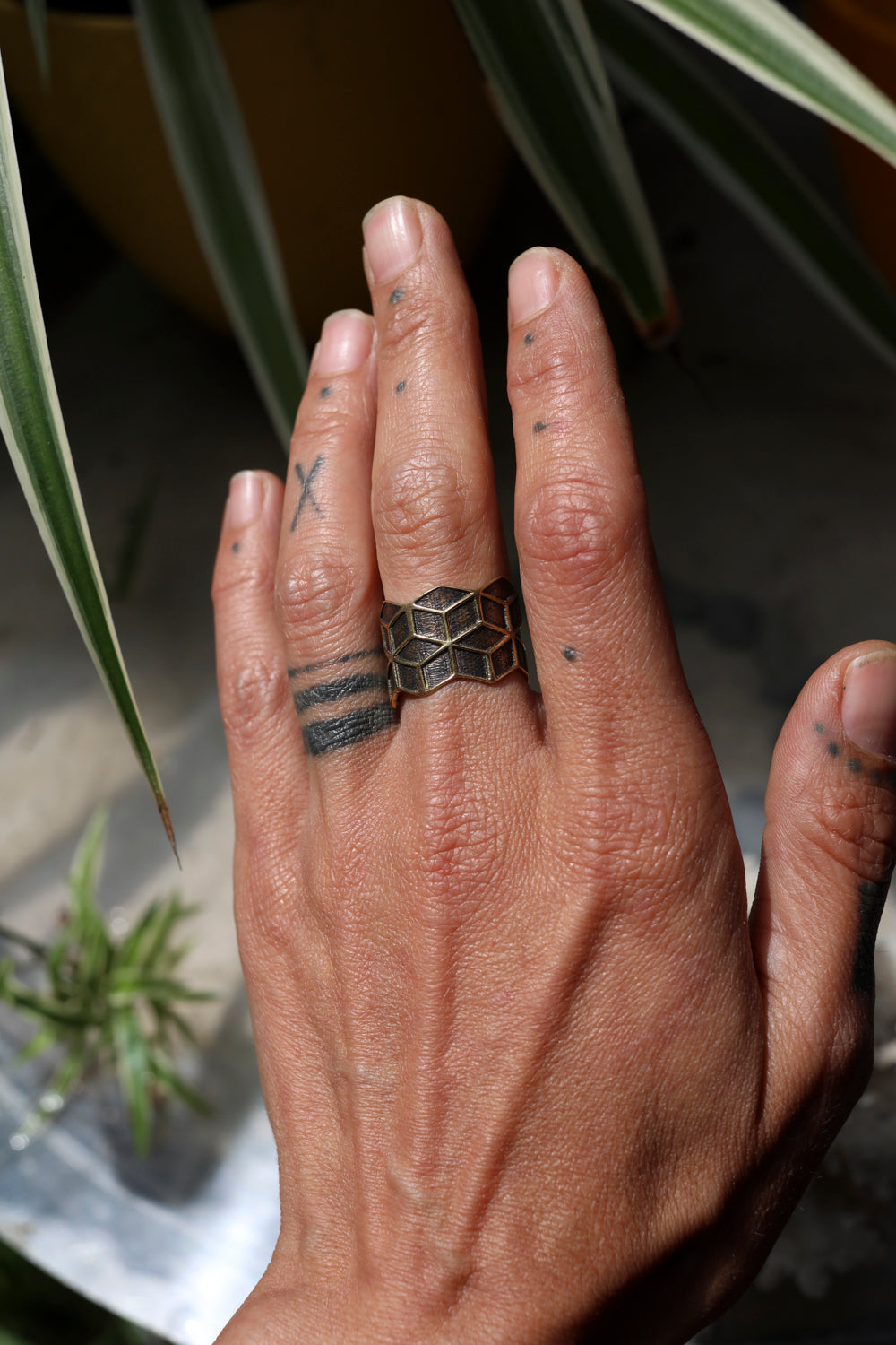 Hexagon-pattern Brass Ring