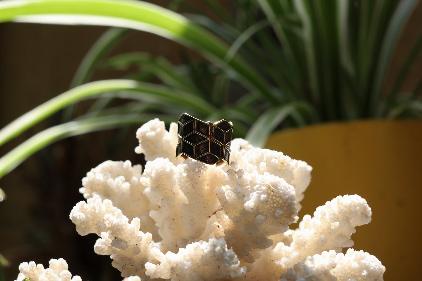 Hexagon-pattern Brass Ring