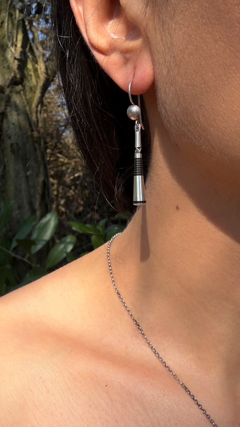 Boucles d'oreilles artisanales en argent et ébène du Niger