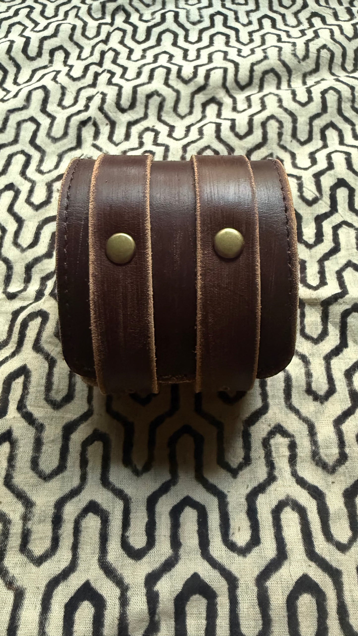 Pulsera de cuero balinesa hecha a mano